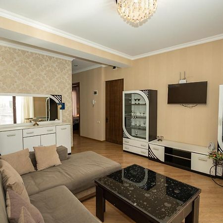 Brand New Apartment With Terrace Tbilisi ภายนอก รูปภาพ
