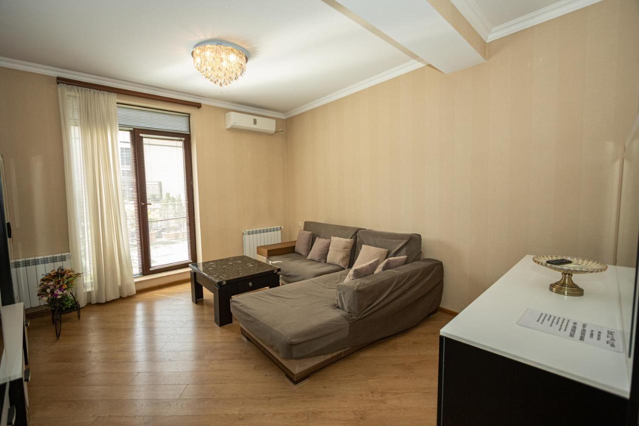 Brand New Apartment With Terrace Tbilisi ภายนอก รูปภาพ